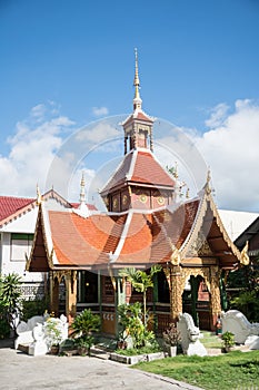 The beautiful temples in Thailand& x28;à¸¡à¸“à¸‘à¸›à¸žà¸£à¸°à¹€à¸ˆà¹‰à¸²à¹à¸ªà¸™à¸¥à¹‰à¸²à¸™ is Montop, a hundred billion